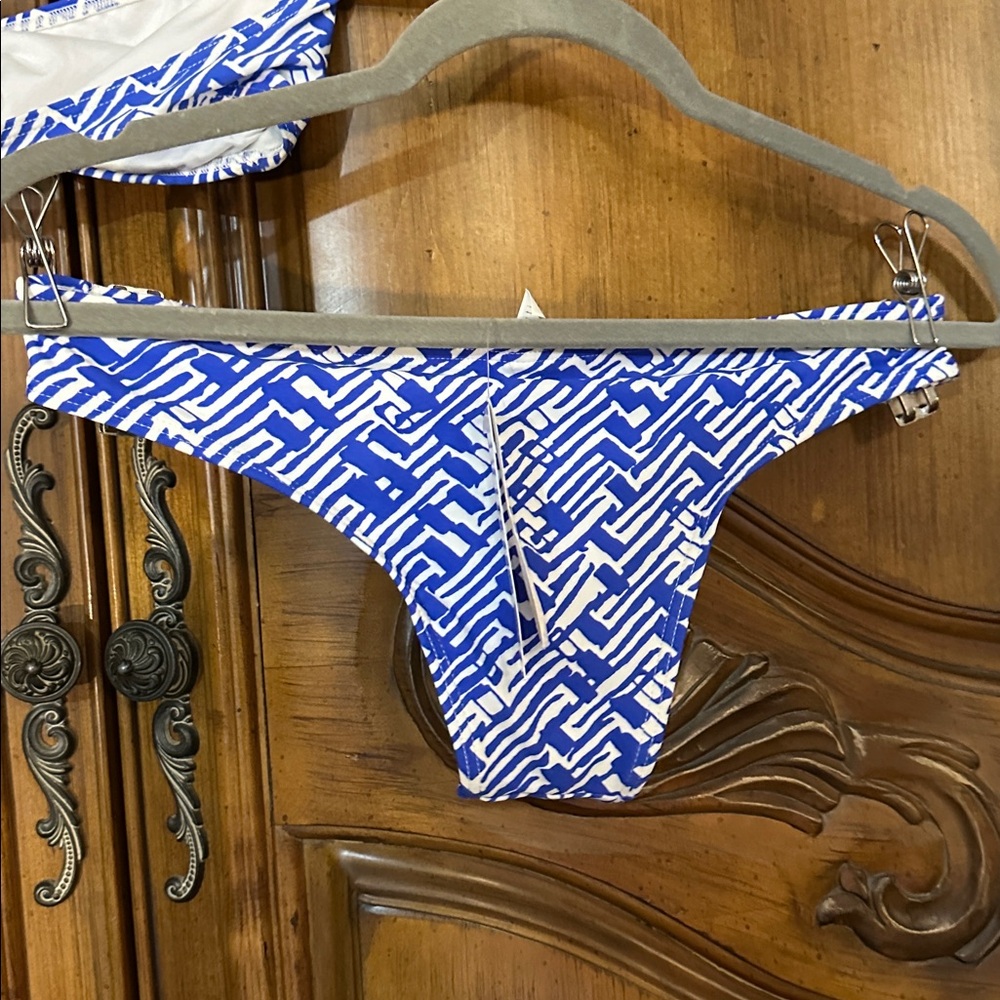 NEW R Collection Blue and White Geometric By Raisins Bandeau Bikini Set Size M - Picture 8 of 9